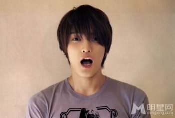 金在中帅气时尚生活照曝光