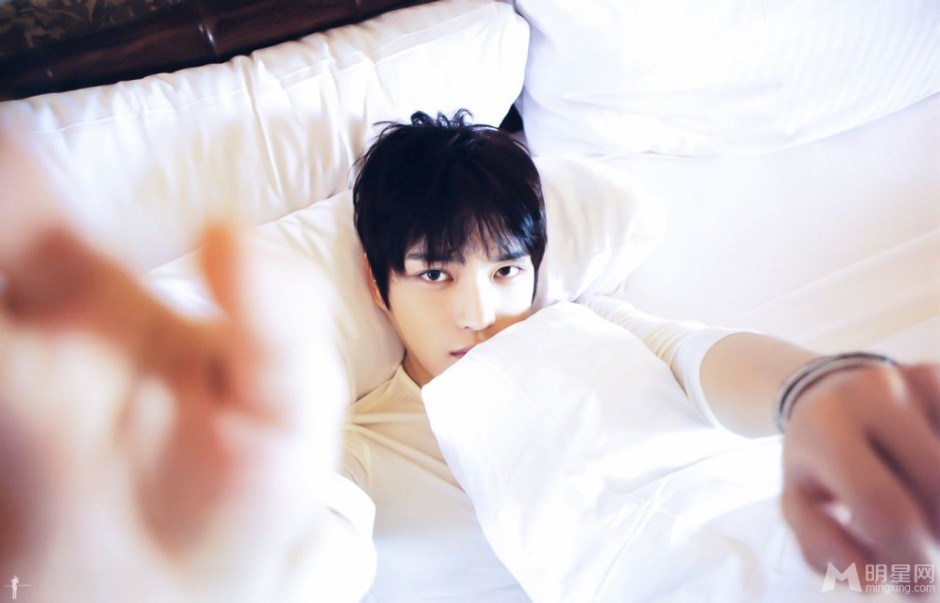 韩国男艺人金在中阳光帅气写真