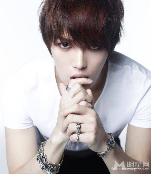 韩星金在中展花美男魅力写真照