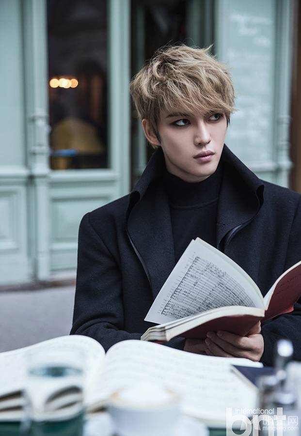 韩星金在中尽显邪魅迷人写真