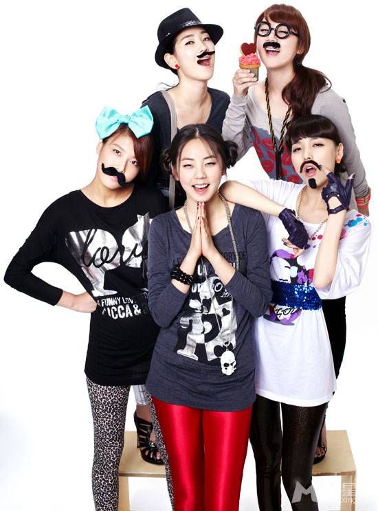 韩国女演员安昭熙甜美娇俏写真