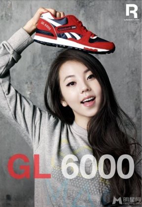 韩国女歌手安昭熙活泼动人组图