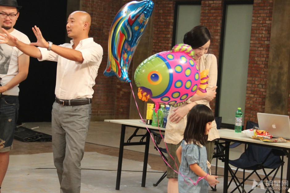 小陶虹徐峥与爱女全家福首次曝光