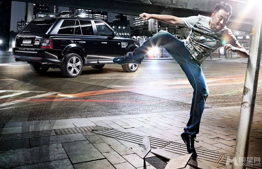 大陆男演员黄海波化身汽车发烧友帅气写真