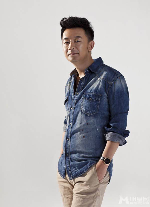 黄海波演绎搞怪个性写真照