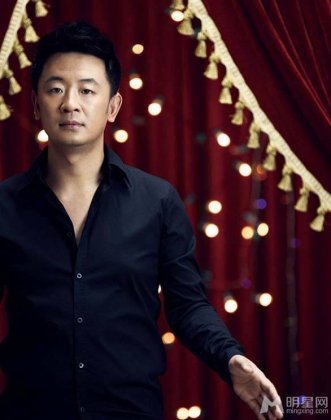 黄海波与郑洁亲密无间演绎幸福情侣组图