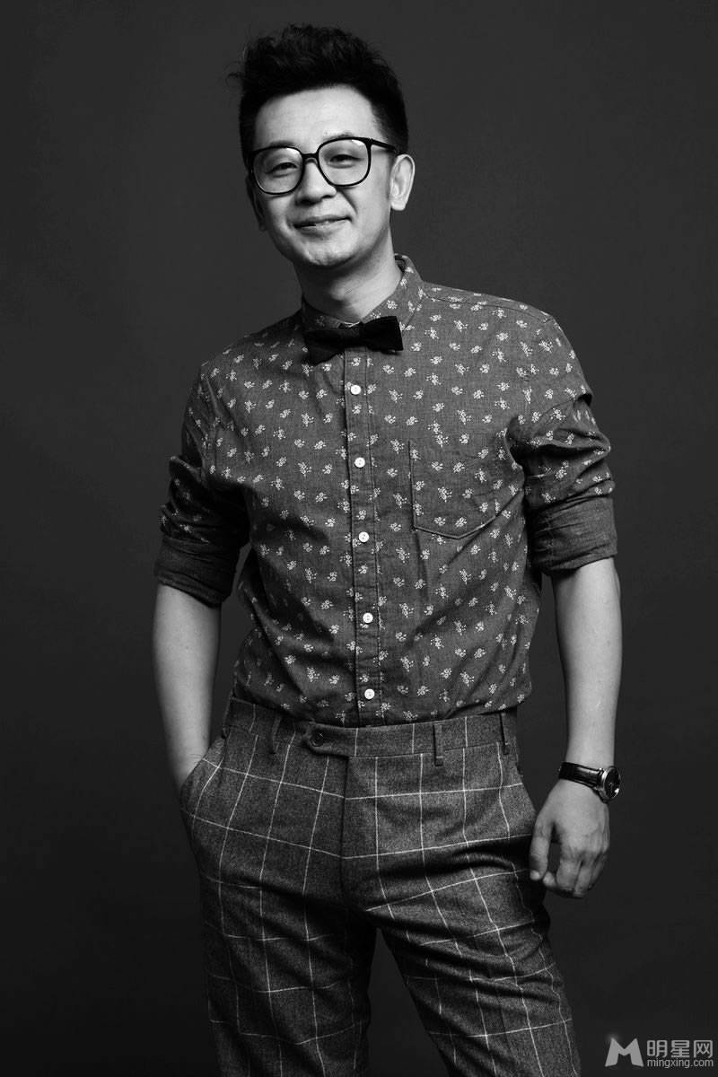 黄海波卖萌搞怪黑白写真