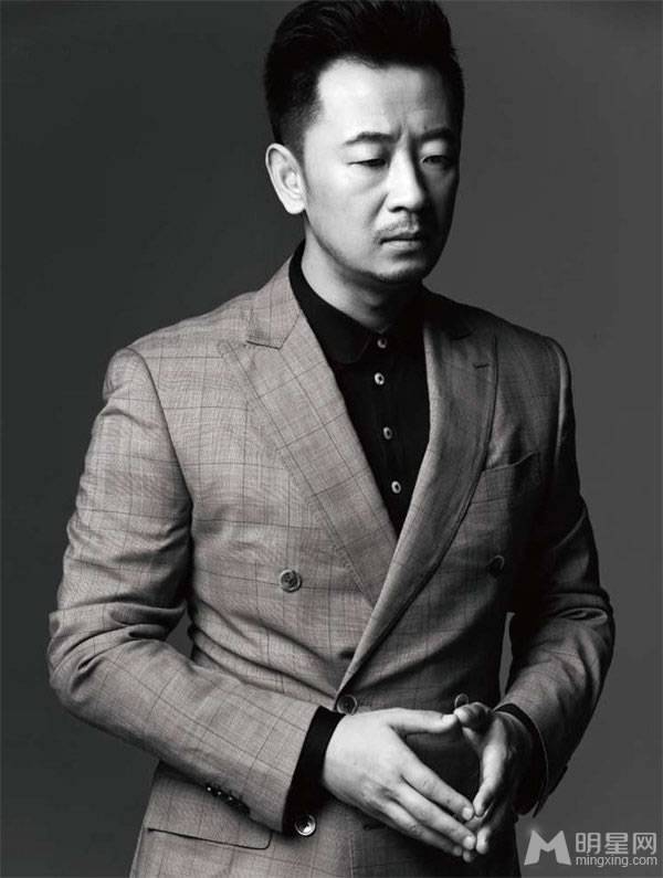 大陆男演员黄海波坚毅眼神气场十足