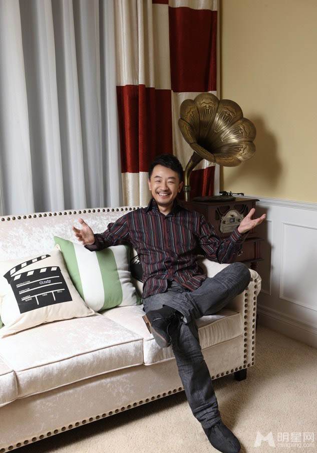 黄海波阳光笑容帅气居家写真