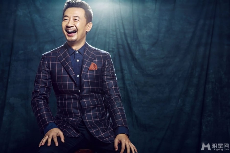 黄海波爽朗笑容尽展阳光本色魅力