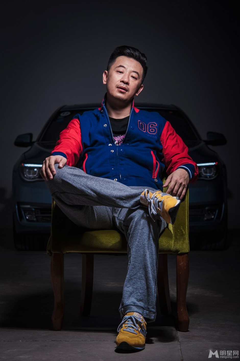 黄海波尽显稳重熟男魅力写真照