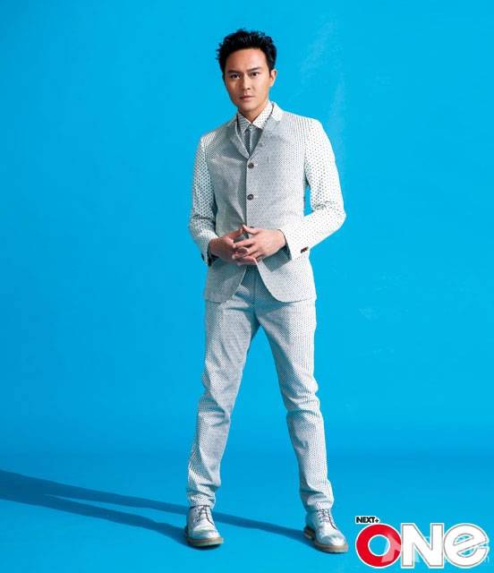 不老男神张智霖展绅士风度迷人写真