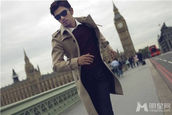 陈柏霖尽显绅士风度街拍写真