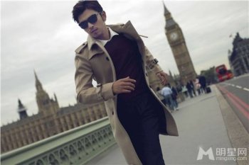 陈柏霖尽显绅士风度街拍写真