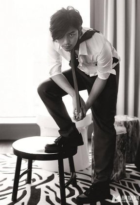 男神陈柏霖冷峻气场十足写真集