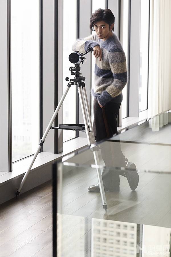 男神陈柏霖冷峻气场十足写真集