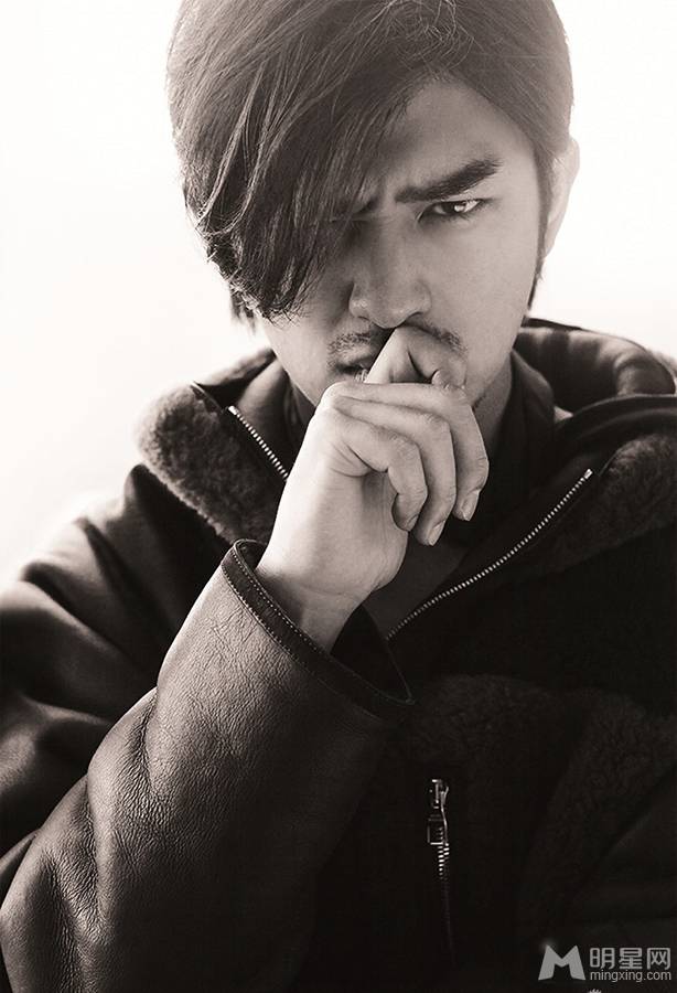 男神陈柏霖冷峻气场十足写真集