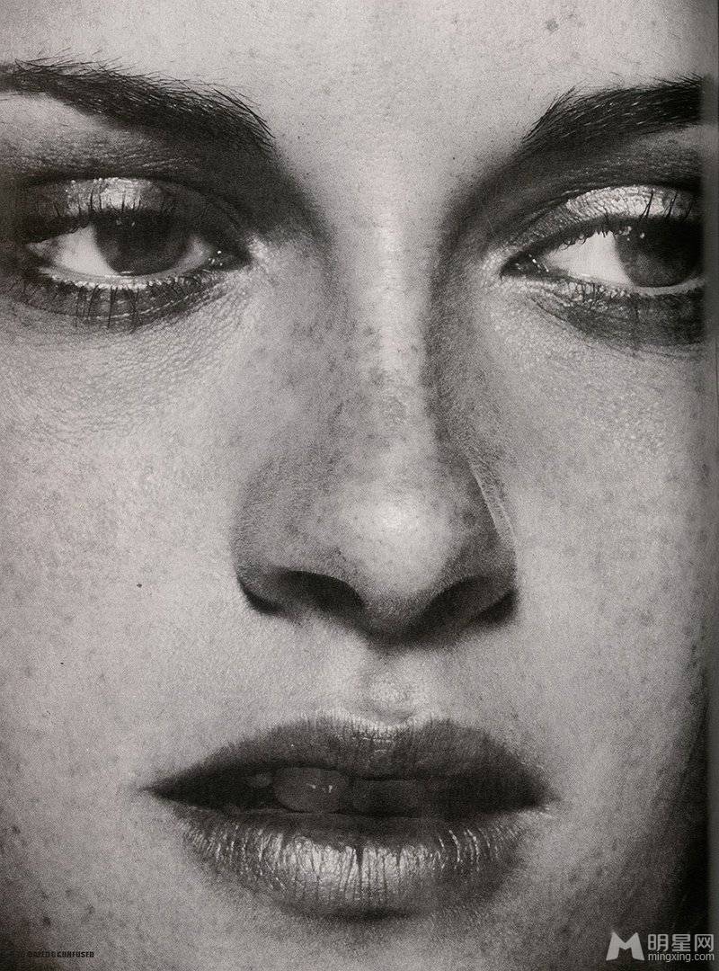 女神克里斯汀·斯图尔特冷艳魅惑写真