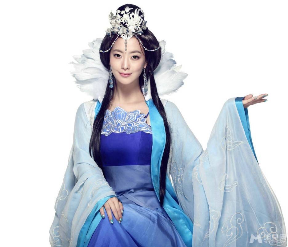 韩星金喜善代言网络游戏高清写真