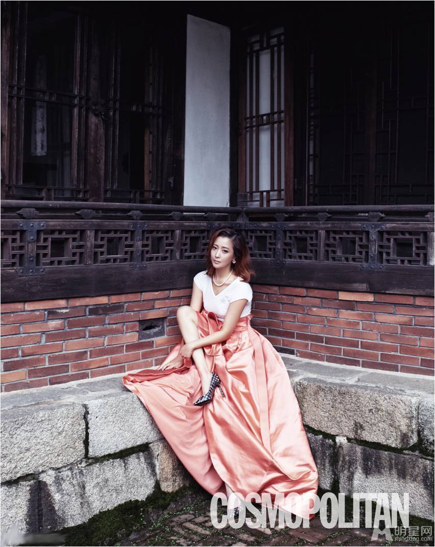 金喜善散发温婉优雅迷人气质靓图