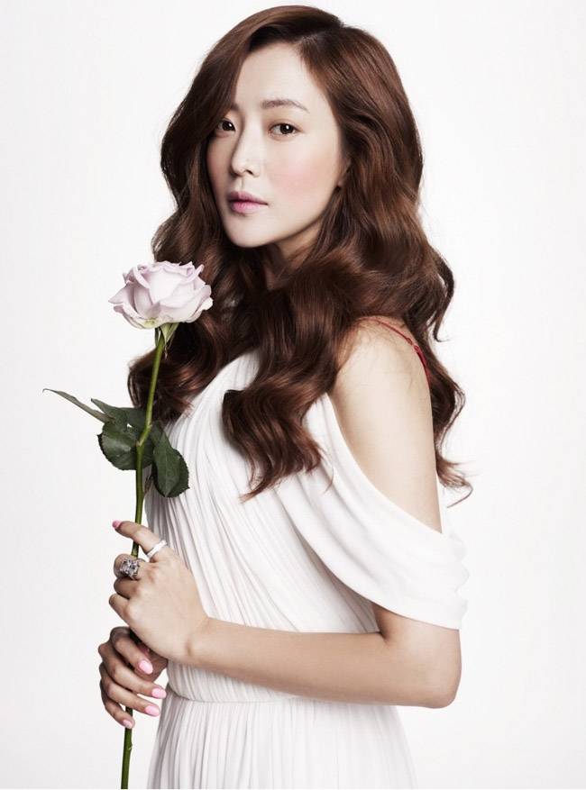 不老女神金喜善性感诱人写真