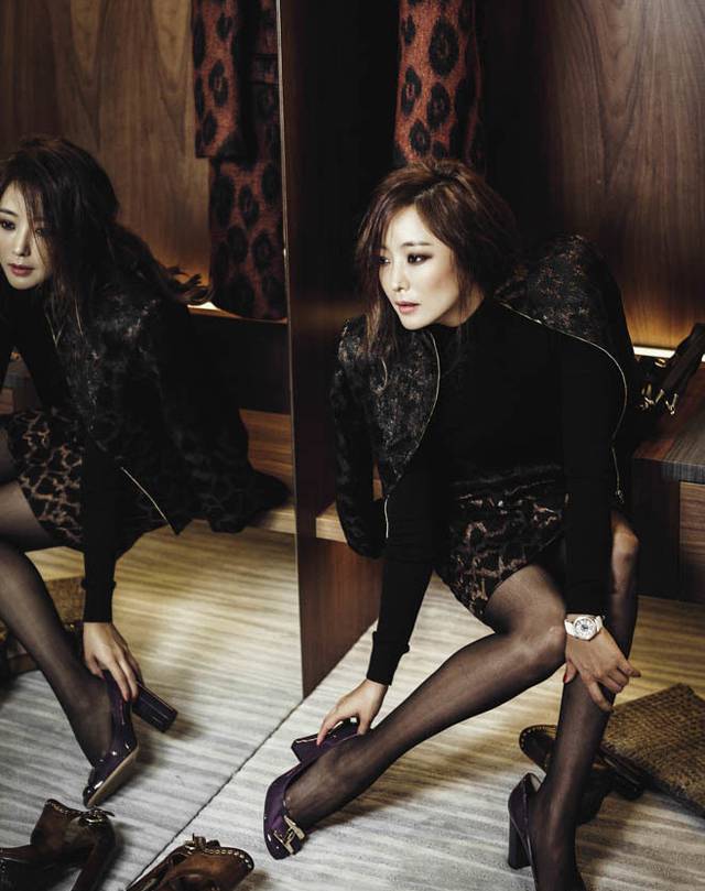 韩国女明星金喜善性感魅惑美照