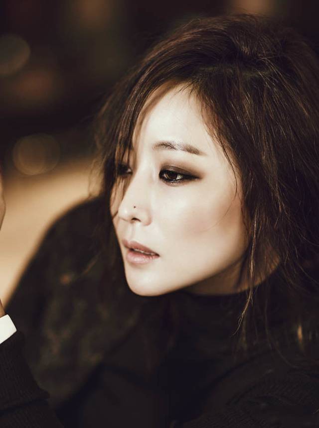 韩国女明星金喜善性感魅惑美照