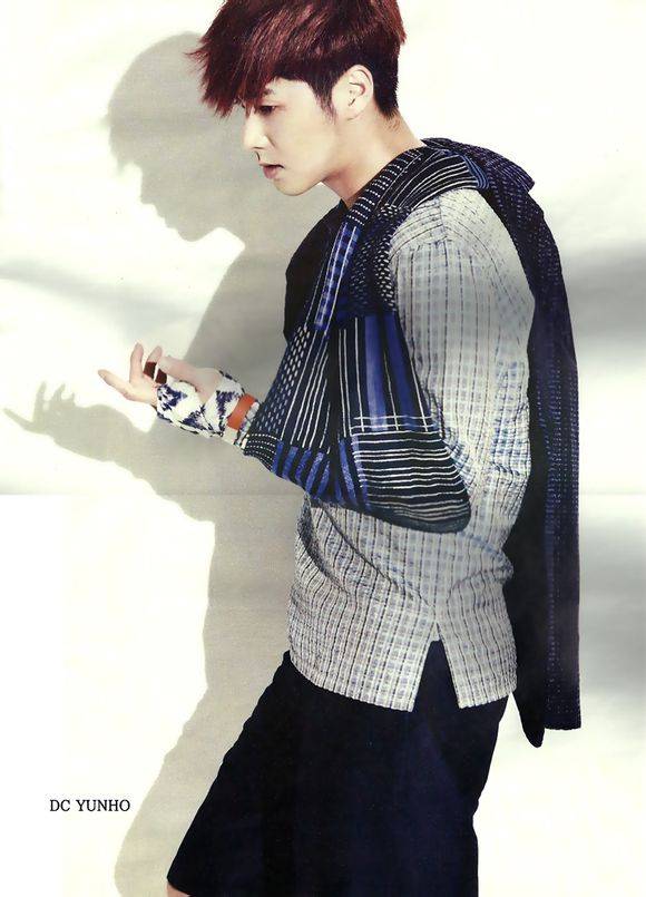 郑允浩彰显花美男魅力画报