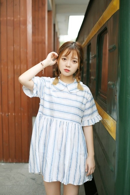 麻花辫大眼清纯萝莉美女娃娃衣甜美写真