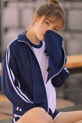 超短诱人运动服美女清澈大眼清新动人写真