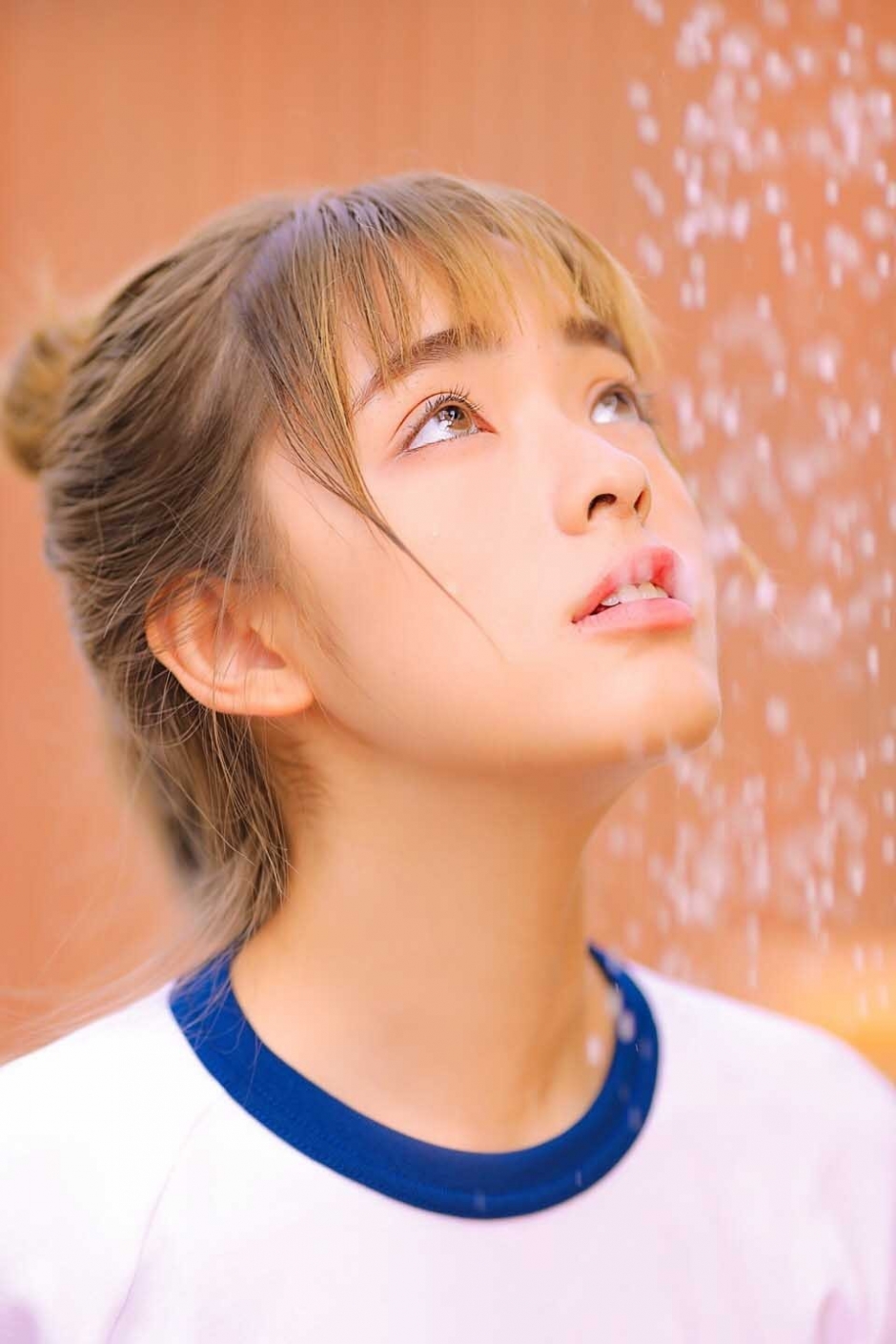 超短诱人运动服美女清澈大眼清新动人写真