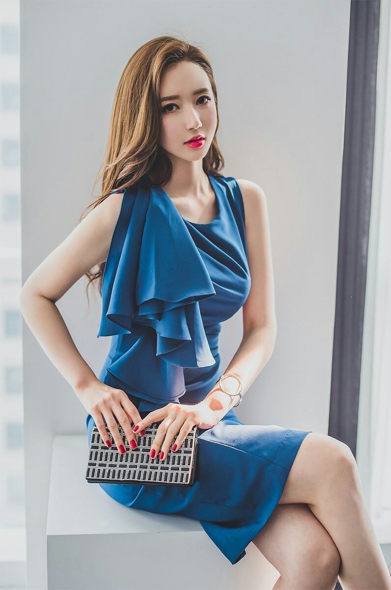 气质妩媚美女秘书妖娆性感蓝色连衣裙魅力迷人写真