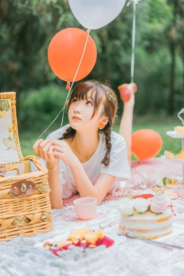 户外小清新甜美萝莉软萌少女图片