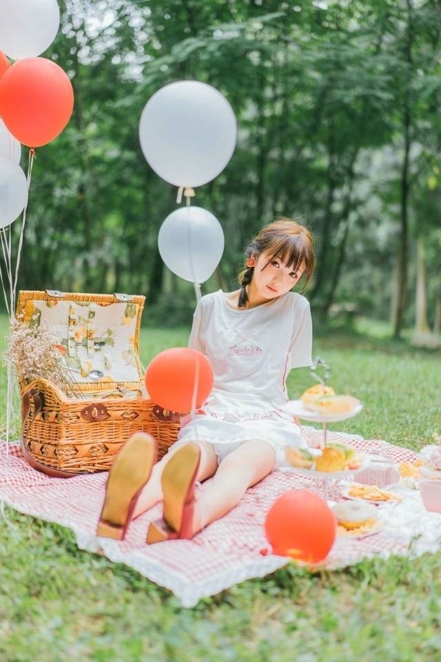 户外小清新甜美萝莉软萌少女图片