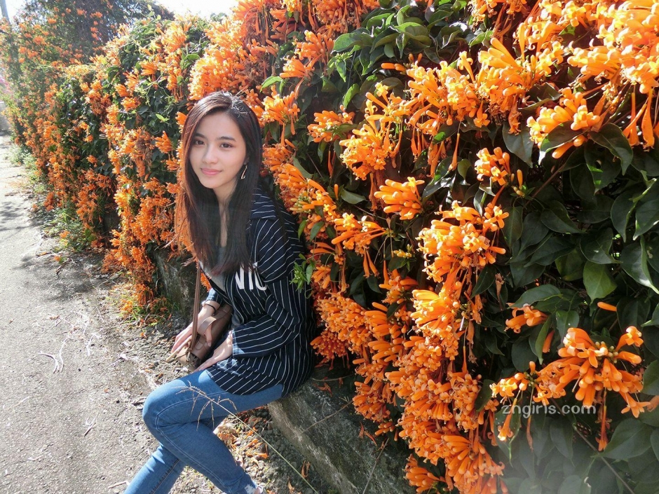 甜美爆乳台湾辣妹FB私房照