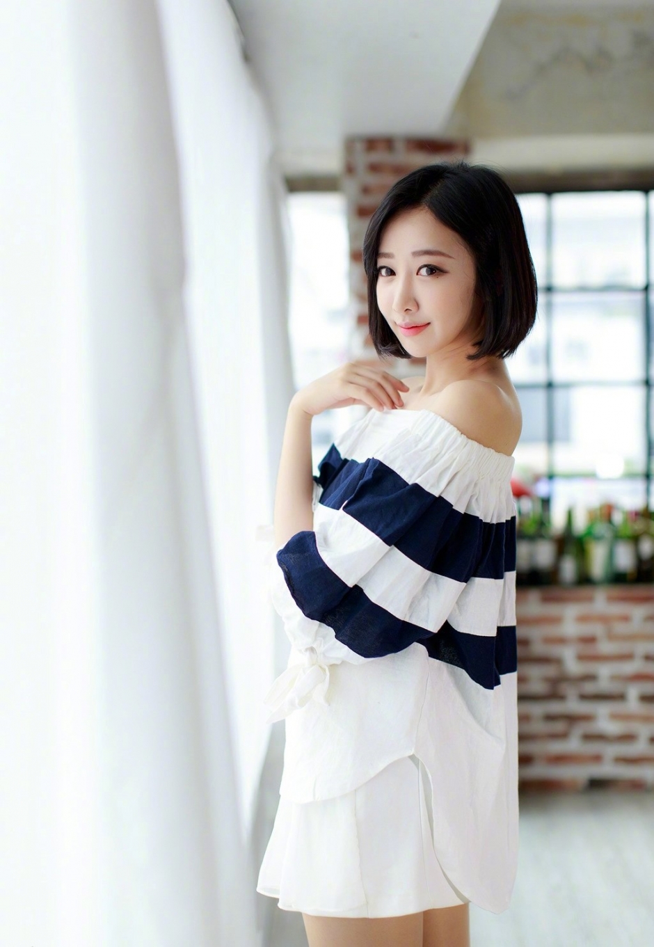 韩国气质美模高跟美腿风情美艳诱人艺术照写真