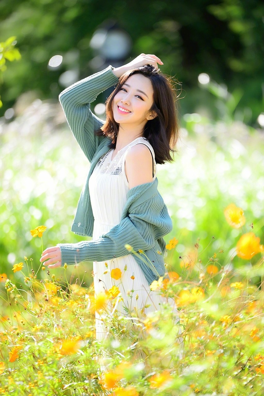 韩国气质美模高跟美腿风情美艳诱人艺术照写真