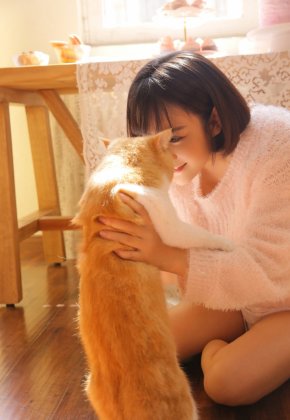 唯美清纯妹子冬日暖阳养眼私房生活照