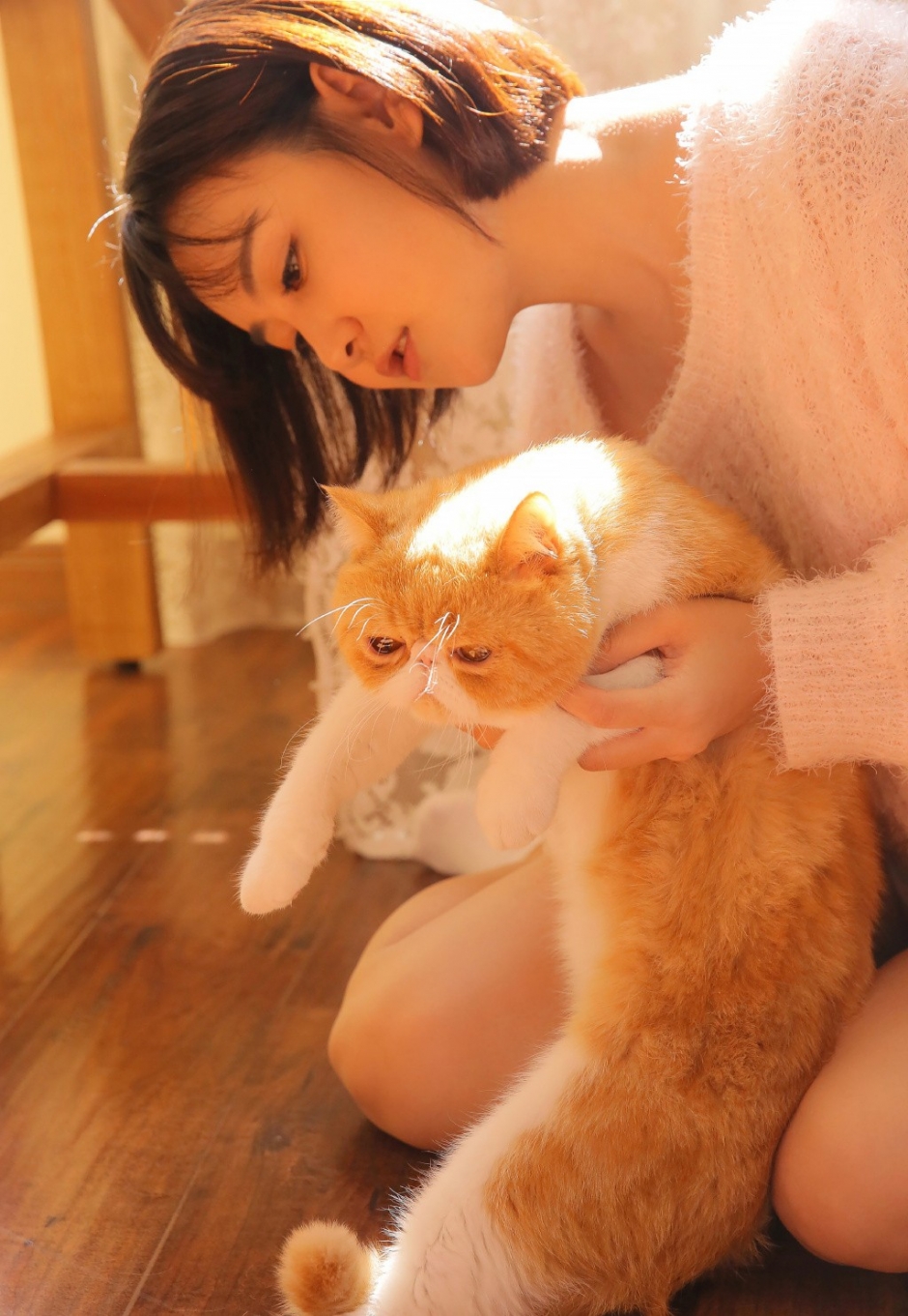 唯美清纯妹子冬日暖阳养眼私房生活照