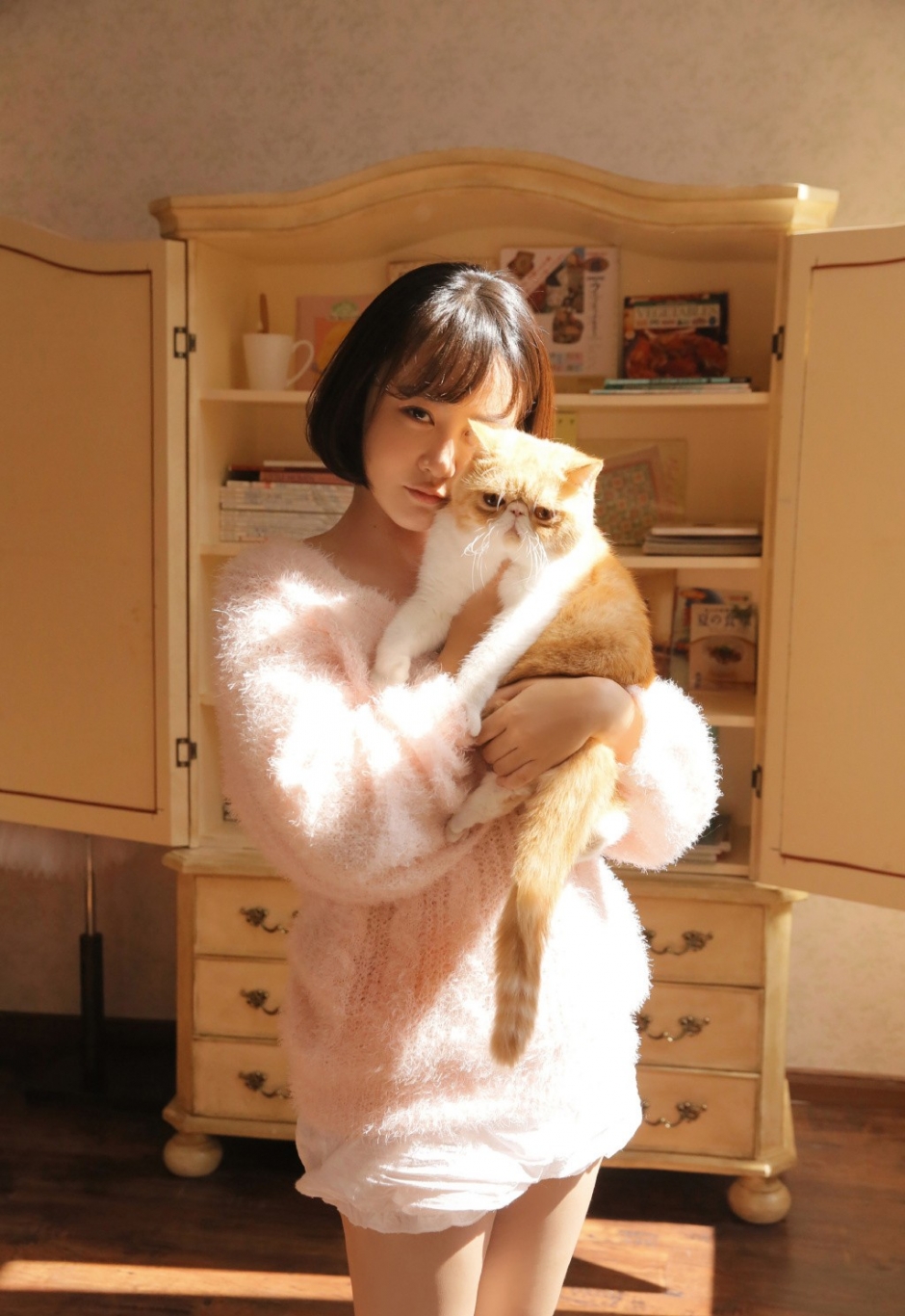 唯美清纯妹子冬日暖阳养眼私房生活照