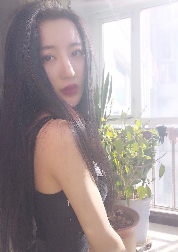 唯美迷人睡衣美女酥胸美乳朦胧妖娆写真