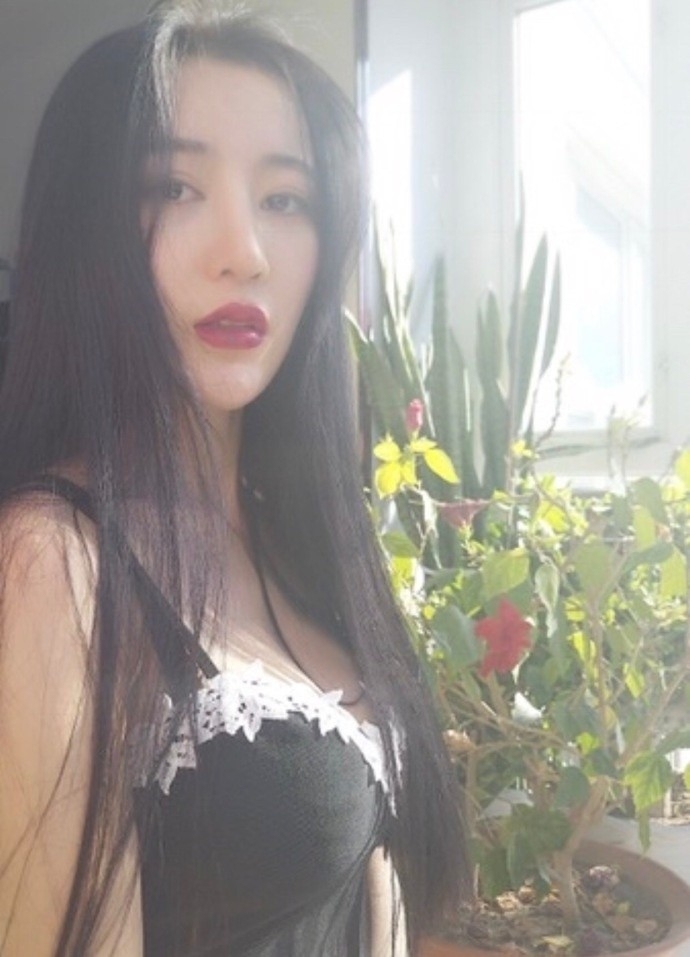 唯美迷人睡衣美女酥胸美乳朦胧妖娆写真