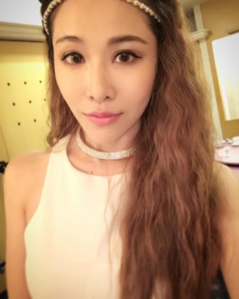 爆乳性感女神台湾美女芽芽诱人私房美照