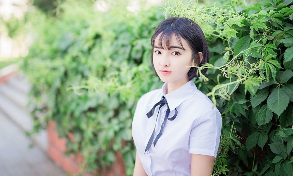 高颜值超美短发学妹小清新制服校园唯美写真