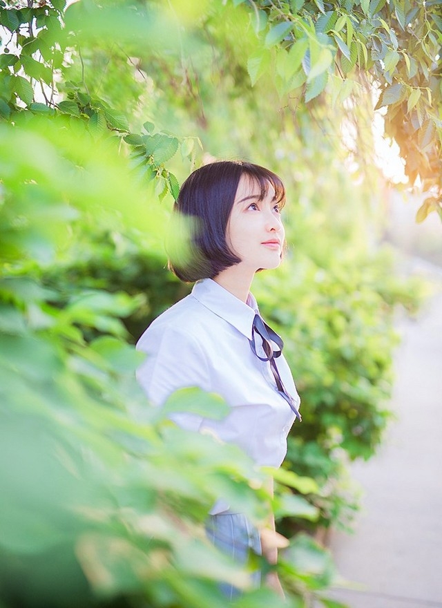 高颜值超美短发学妹小清新制服校园唯美写真