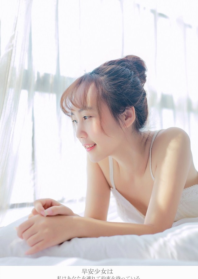 早安少女性感吊带睡衣清新诱人唯美写真