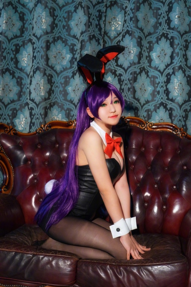 美女大尺度爆乳黑丝美女鬼魅cos图片