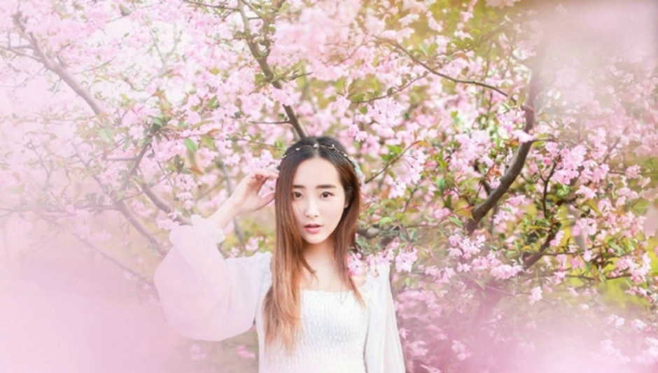 肤若凝脂养眼清纯美女娇嫩白纱户外甜美优雅写真