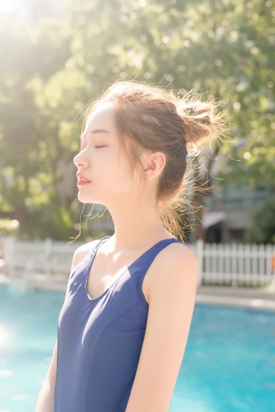 阳光水着少女泳池俏皮可爱清纯写真