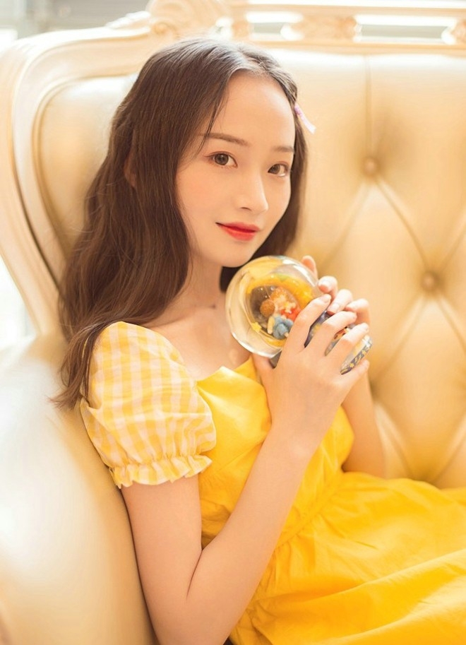 妙龄邻家少女干净小清新娇艳私房写真